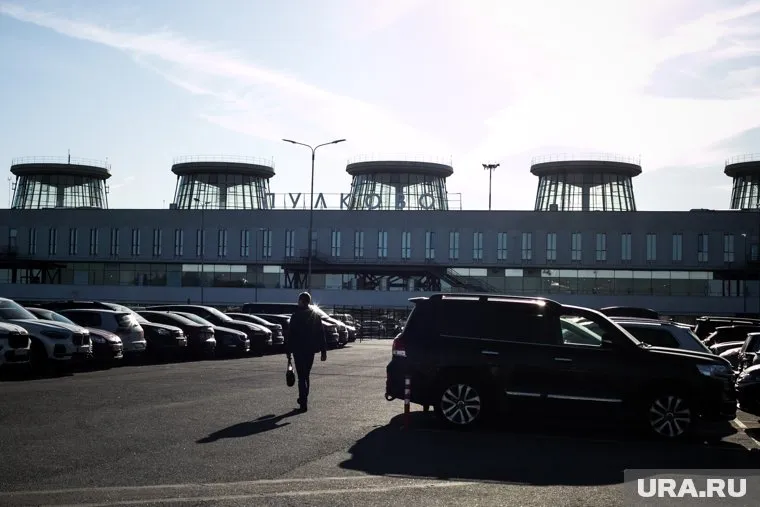 Самолеты не могут вылететь из Тюмени в Санкт-Петербург уже шесть часов