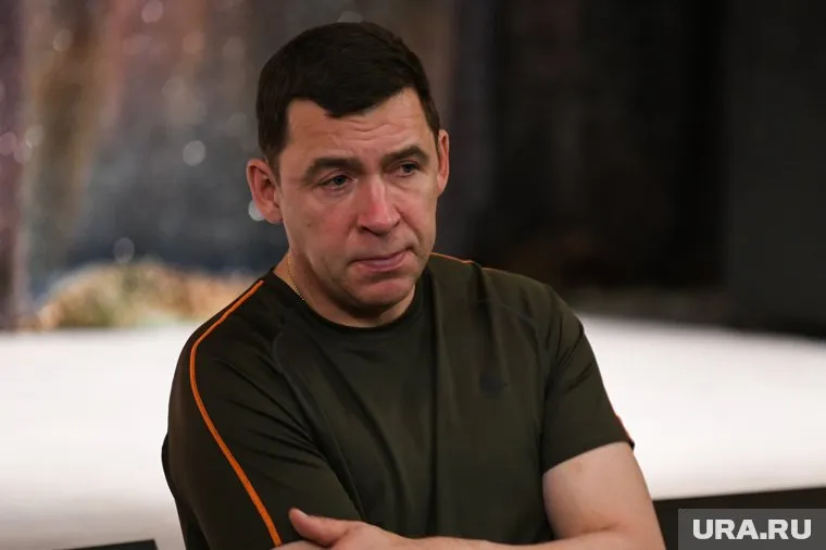 В прошлом году Евгений Куйвашев лично приезжал общаться с погорельцами в Сосьву, которая сильнее всего пострадала от лесных пожаров