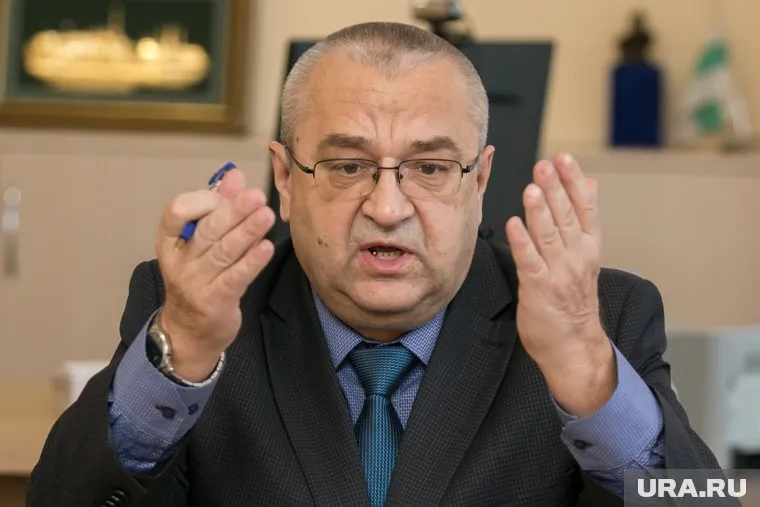 Герман Хмелев считает, что в департаменте нужно контролировать каждую копейку, а команда его предшественницы этого не делала