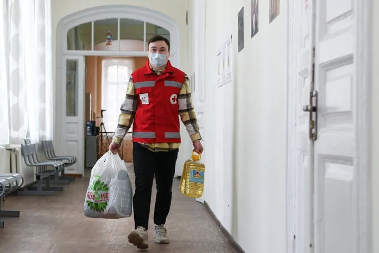 Пункт сбора гуманитарной помощи для беженцев с ЛДНР. Екатеринбург