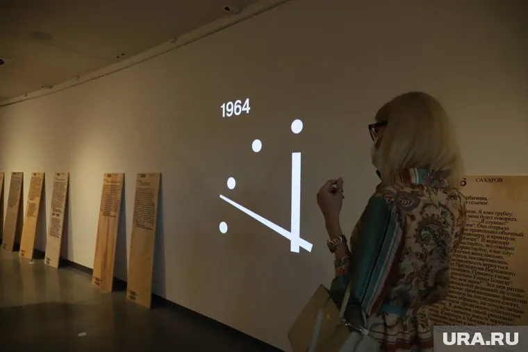 В книге представлены фото из архивов судов, документальные иллюстрации, многие из которых публикуются впервые