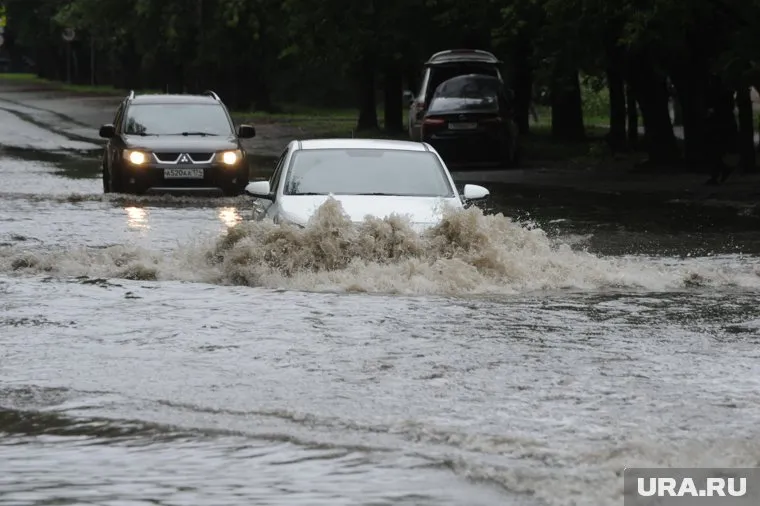 Ливневые системы канализации Сургута работают в штатном режиме и смогут справиться с «потопом» после дождя