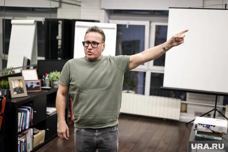 Евгений Минченко спрогнозировал возможную отставку трех губернаторов