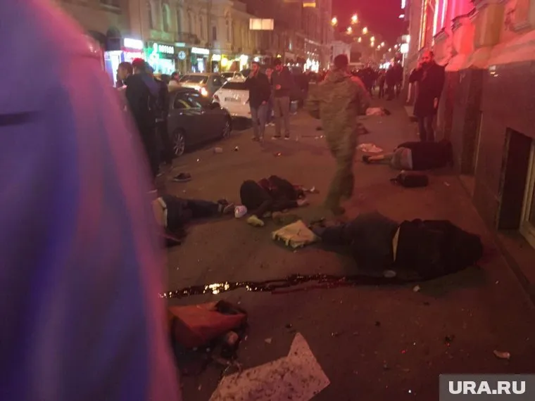 Пять человек погибли на месте, шестой скончался в больнице