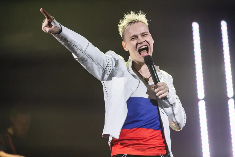 SHAMAN в каждой песней явно демонстрирует свои вокальные данные