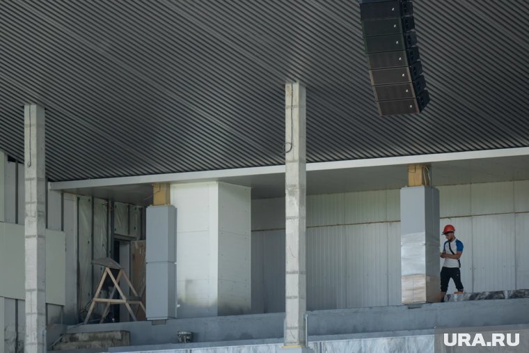 В ЯНАО снова перенесли сроки сдачи долгожданной школы с атриумом и бассейном. Фото