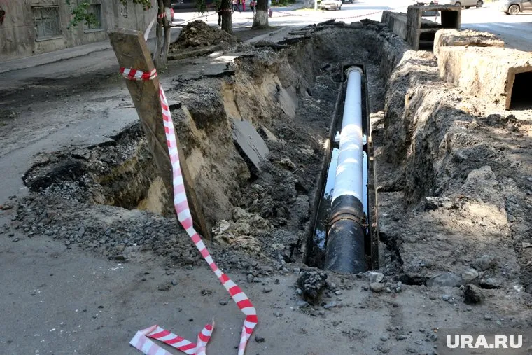 В Первоуральске ребенок провалился в траншею