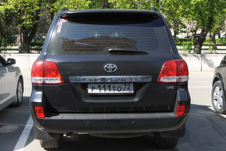 Совещание по нацполитике Холманских Магомедов Челябинск, вип номер, тойота ленд крузер