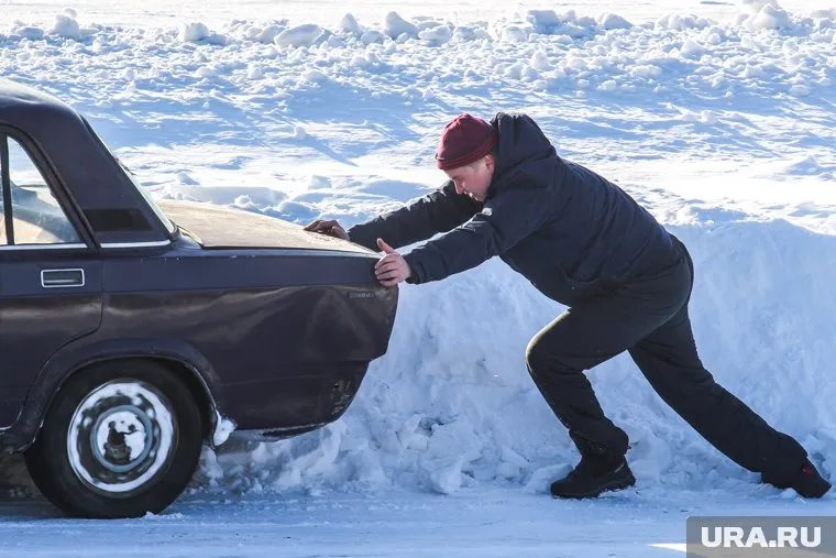 Снег из-за потепления стал скользким