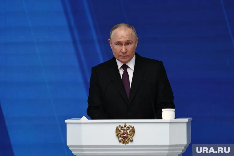 Владимир Путин выступает на заседании коллегии МВД