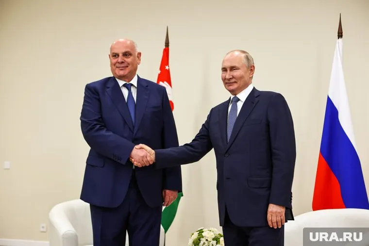 Бжания заявил, что ценит внимание Путина к проблемам Абхазии