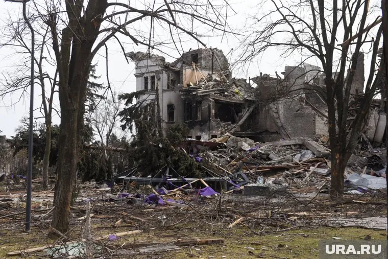 Техника националистов стреляла по центру Мариуполя