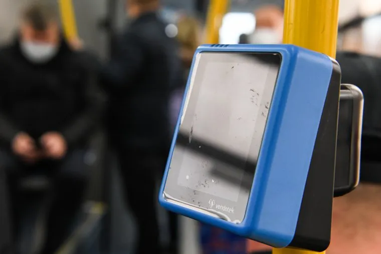 Алексей Орлов объезжает объекты благоустройства на электробусе. Екатеринбург