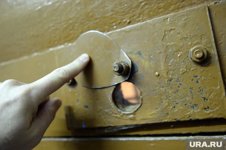 Депутат поддерживает связь с миром из СИЗО, его обвинили в госизмене