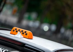 В Тюмени после обнаружения БПЛА взлетели цены на такси