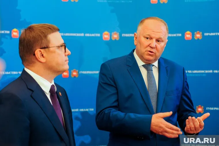 Уральского полпреда Николая Цуканова (справа) просят повлиять на платежи МУПов Челябинской области