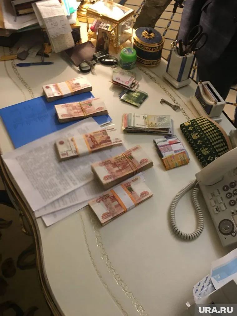 Дело завели по статье  «мошенничество, совершенное группой в особо крупном размере»