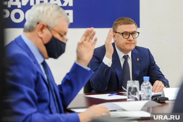 Последнее слово останется за лидером челябинского отделения ЕР, губернатором Алексеем Текслером (в центре)