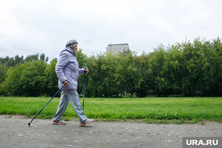 Создатели закона отметили, что женщины в среднем живут еще 26,55 года после выхода на пенсию