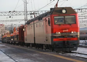 Поезд из Тюмени в Санкт-Петербург задерживается из-за сбоя на перегоне