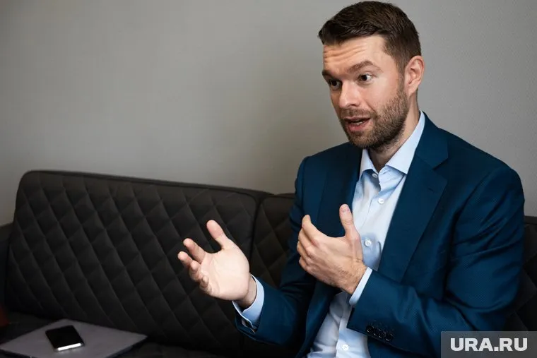 Решение было принято в отсутствие самого Алексея Вихарева, который находится в командировке