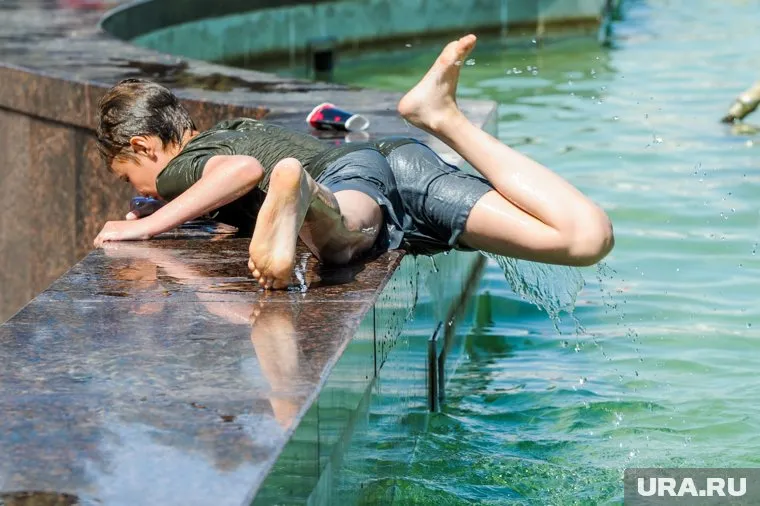 Температура воздуха превышает среднеклиматическую норму на семь и более градусов