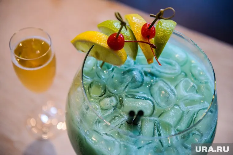 Причины и источник отравления в «Максимилиансе» ищут Роспотребнадзор, прокуратура и следственный комитет