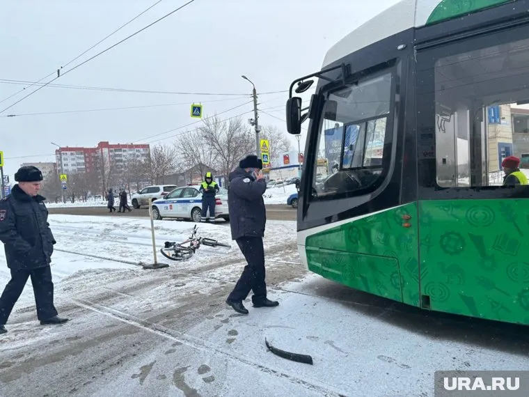 Движение трамваев на участке остановлено