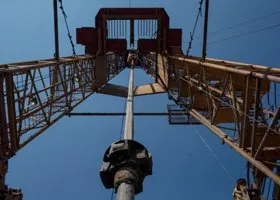 Ноябрьские нефтяники нашли способ сэкономить в период падения котировок