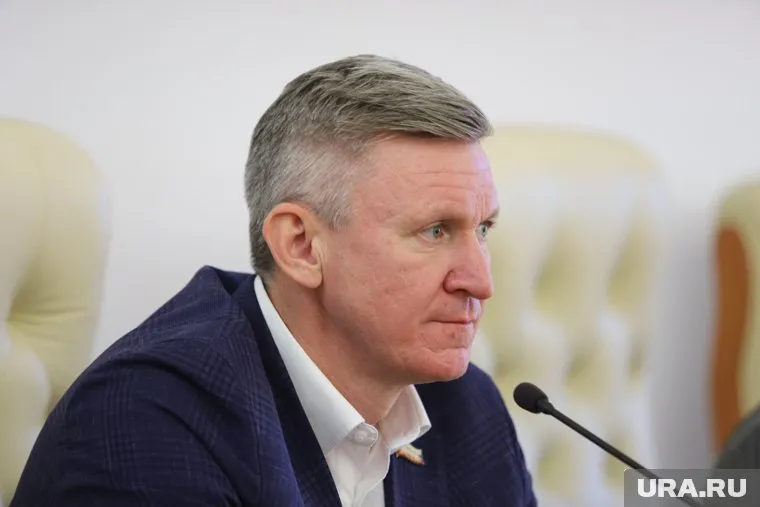 Председатель курганской облдумы Дмитрий Фролов подписал распоряжение о проведении внеочередного заседания