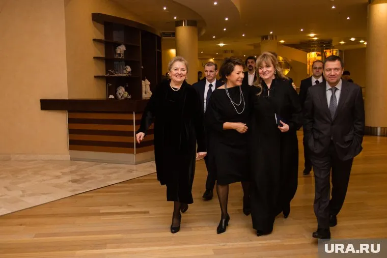 Татьяна Юмашева в компании с Анной Михалковой