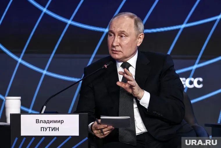 Путин заявил, что на территории России проживает 190 этносов