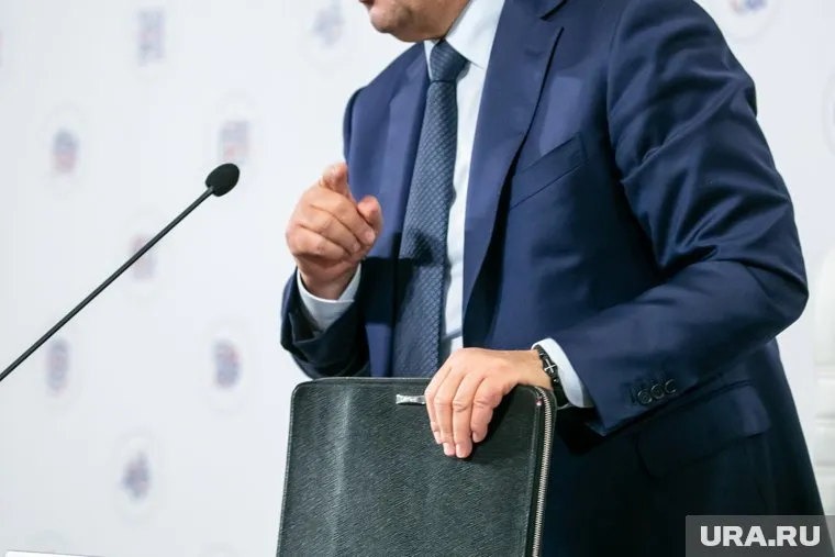 Он считает, что прививать население нужно насильно