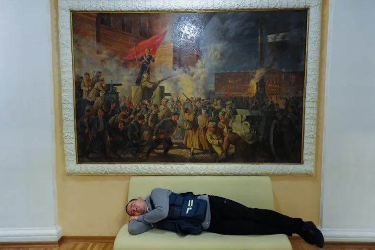 Межрегиональный форум "Умный город. От пилотов - к промышленному внедрению" город Сатка Челябинская область, картина, сон, спит, штурм зимнего