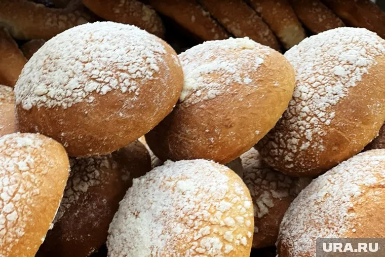 В списке подешевевших продуктов оказался хлеб и булочки, сказал Владимир Чернов