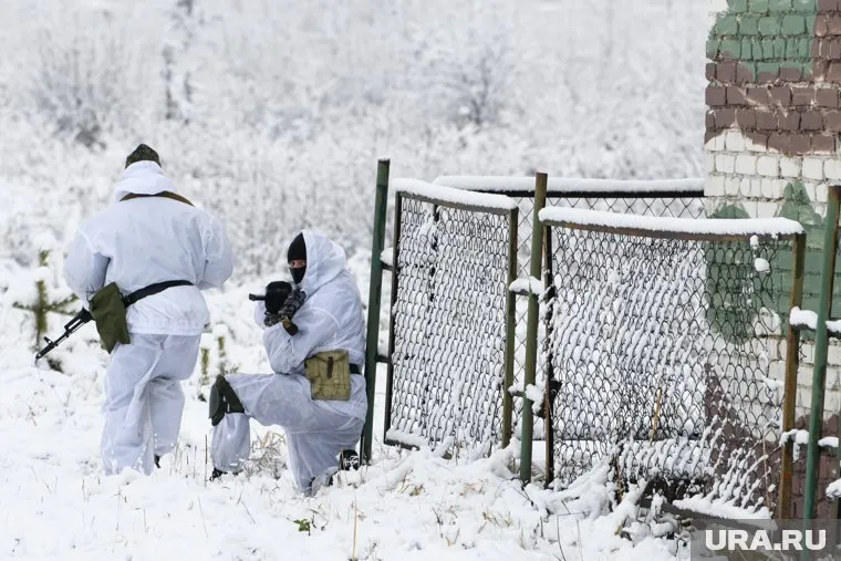 Российские военные хорошо адаптируются к морозу, заявил комбриг