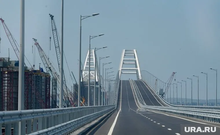 Украинские СМИ считают, что постройка не выдержит автомобильную нагрузку