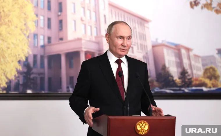 Путин поздравил с победой на выборах новых глав регионов