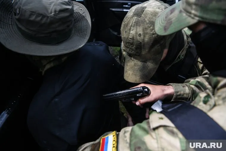 Предполагаемый наводчик ВСУ, которого задержали силовики, приехал в РФ из Узбекистана, передает Mash