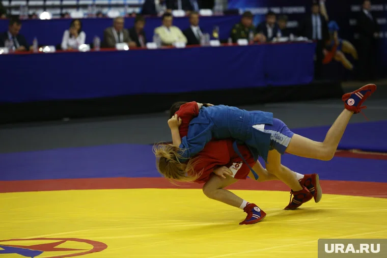 Свердловские самбисты забрали в нескольких весовых категориях (архивное фото)