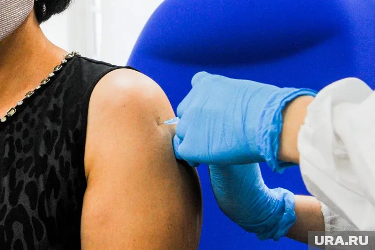 Нейровоспаления и нейродегенеративные процессы могут быть последствиями прививки от COVID-19 на основе матричной РНК