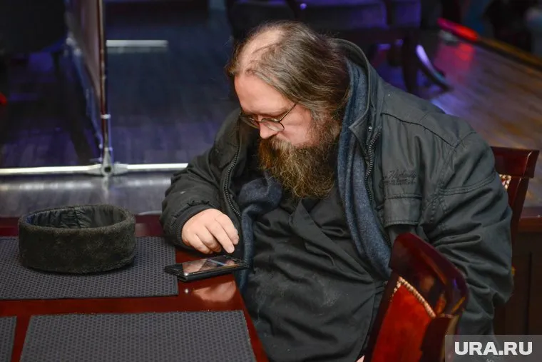 Протодиакон Андрей Кураев обвинил игуменью Феофанию в причастности к гибели ребенка