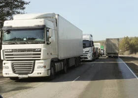 Стали известны подробности страшной аварии под Миассом, где фура раздавила легковушку