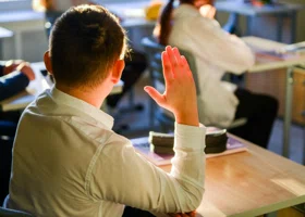 В Сургуте открыли старейшую школу после реконструкции