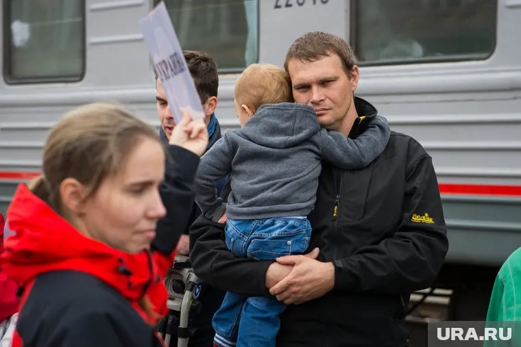 Беженцы с Донбасса вернутся на родину, когда это будет безопасно для них, сообщил пресс-секретарь президента РФ Дмитрий Песков