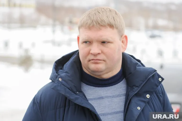 Алексей Текслер на осмотре ремонта колледжа в Карабаше. Челябинск