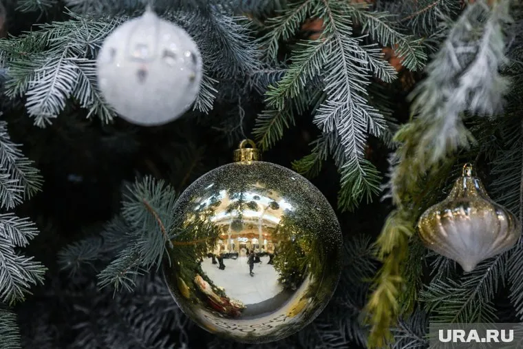 В Италии бросают старые вещи из окон, таким образом избавляясь от прошлогодних неудач