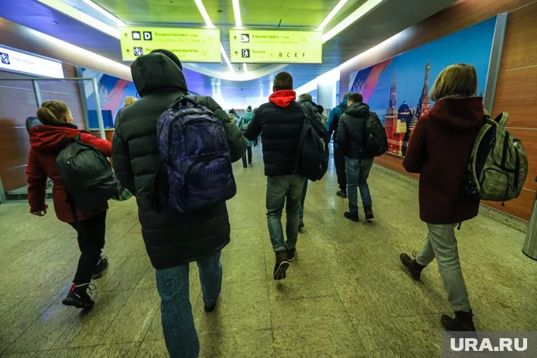 Туристы, которые не могут вернуться в Россию должны обращаться в Ростуризм или МИД