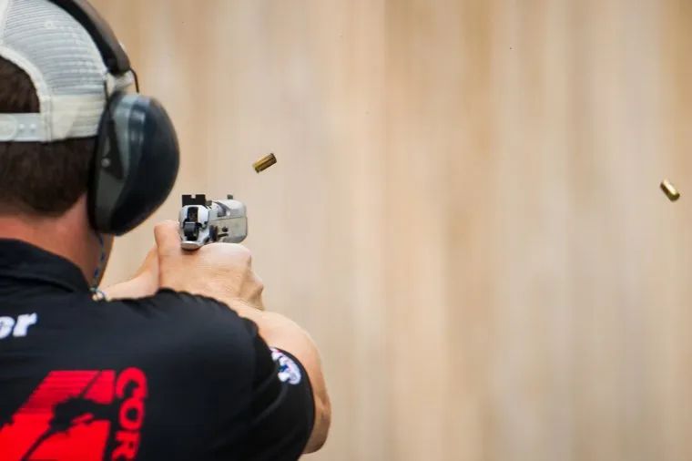 Практическая стрельба из пистолета. Екатеринбург, практическая стрельба из пистолета