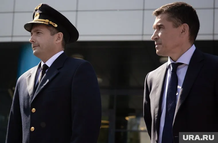 Дамир Юсупов (слева) пояснил, что он и его коллеги испытывают проблемы с жилплощадью